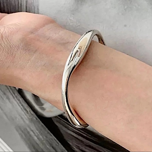 STERLING SILVER IRREGULAR BANGLE BRACELET - Picture 10 of 15